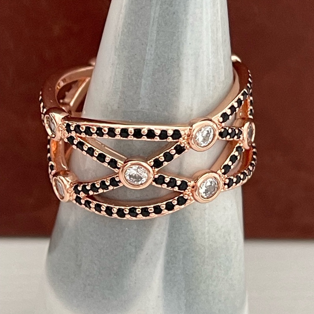 Size 9 rose gold crisscross